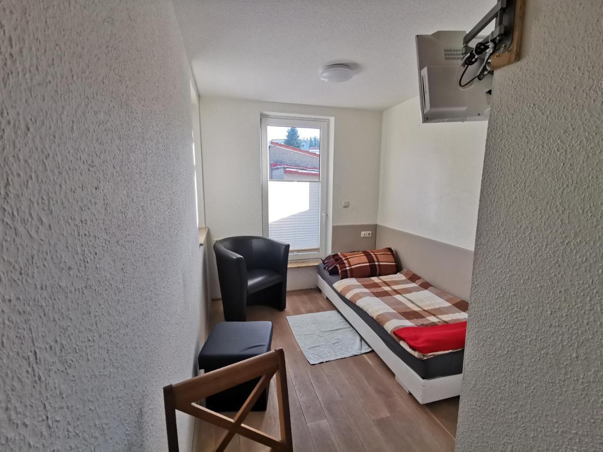 Ferienwohnung Und Pension Guertler Werdau Exterior foto